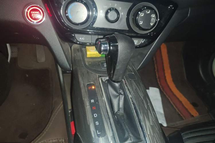 Used Honda XR-V 2020 1.5L CVT Luxury Edition Gear Lever