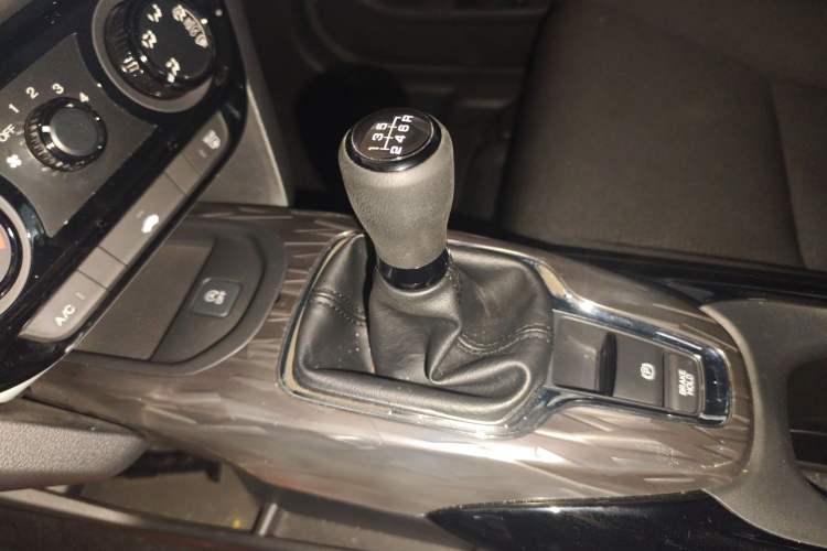 Used Honda XR-V 2020 1.5L Manual Classic Edition Gear Lever