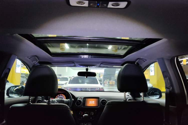 Used Honda XR-V 2020 1.5L CVT Comfort Version Headliner