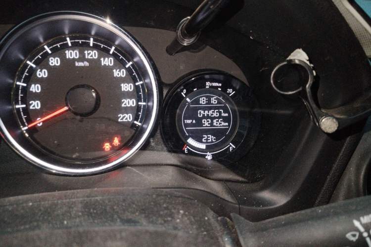 Used Honda XR-V 2020 1.5L CVT Classic Edition Odometer Close Up