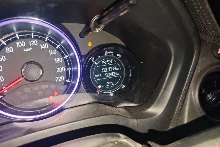 Used Honda XR-V 2020 1.5L CVT Comfort Version Odometer Close Up