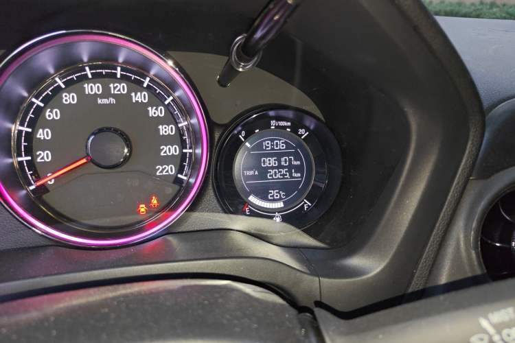 Used Honda XR-V 2020 1.5L CVT Comfort Version Odometer Close Up