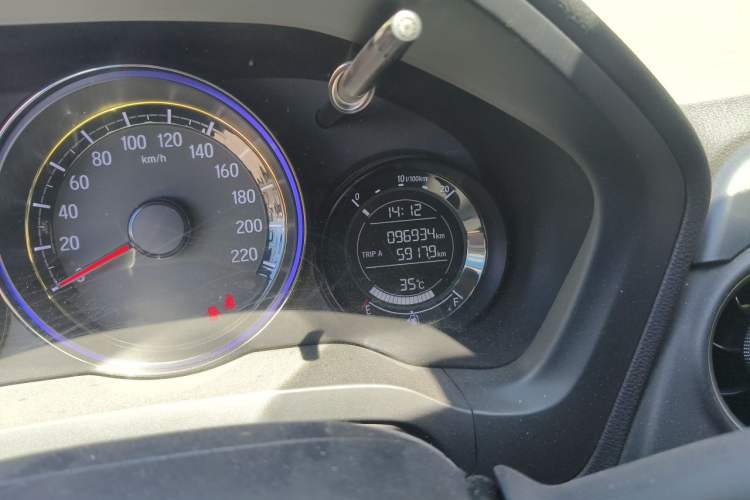 Used Honda XR-V 2020 220TURBO CVT Comfort Version Odometer Close Up