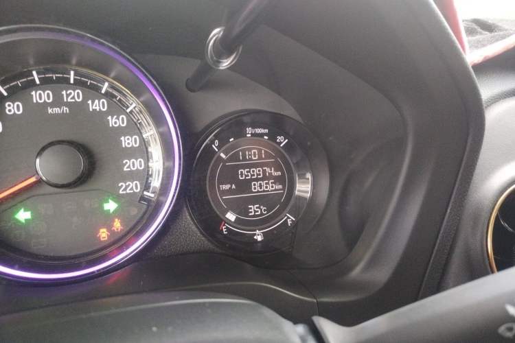 Used Honda XR-V 2020 220TURBO CVT Luxury Edition Odometer Close Up