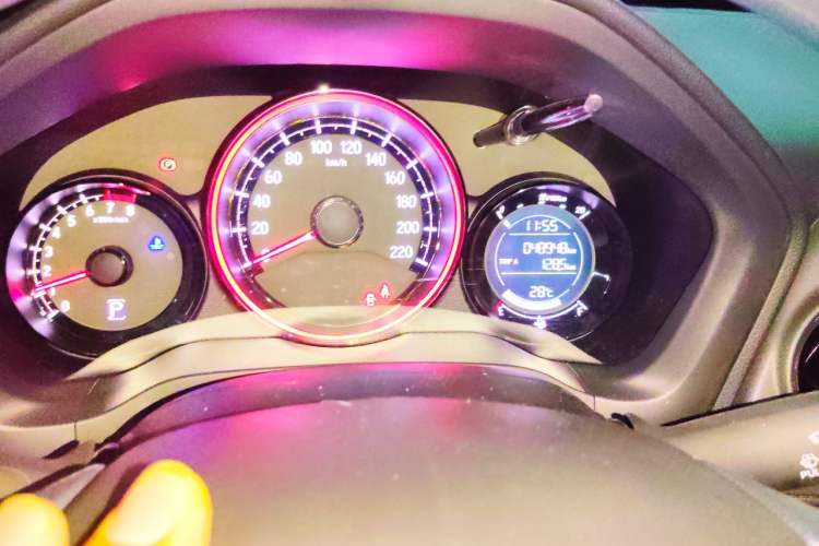 Used Honda XR-V 2020 1.5L CVT Comfort Version Odometer Close Up