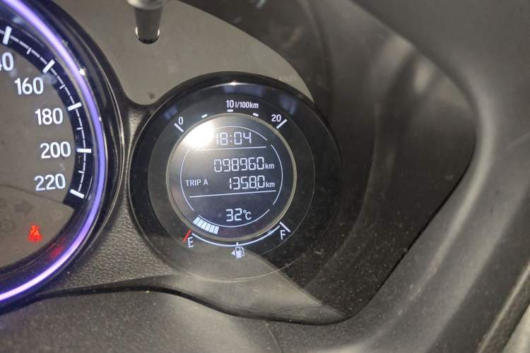 Used Honda XR-V 2020 1.5L CVT Classic Edition Odometer Close Up