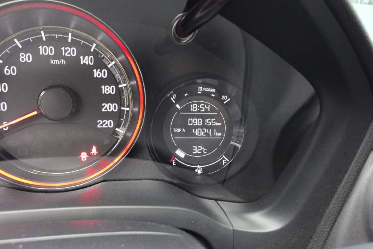Used Honda XR-V 2020 1.5L CVT Comfort Version Odometer Close Up
