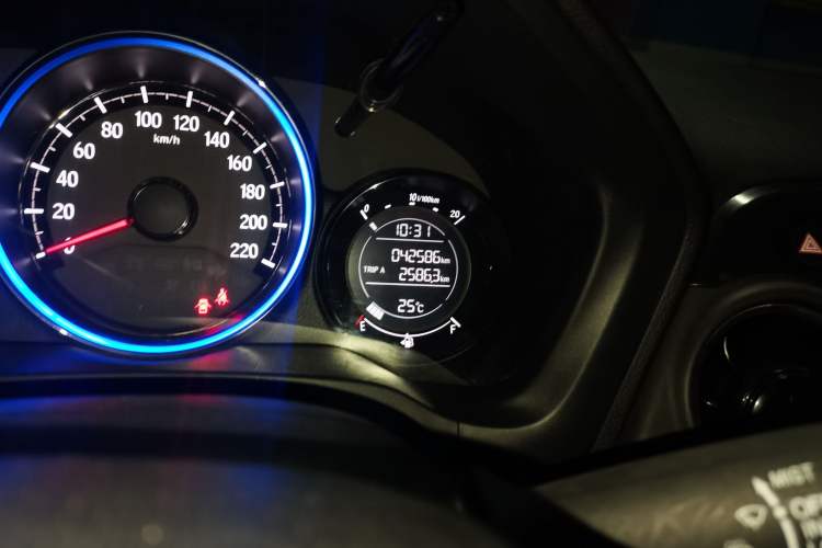 Used Honda XR-V 2020 1.5L CVT Comfort Version Odometer Close Up