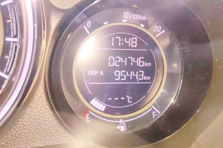 Used Honda XR-V 2020 1.5L CVT Comfort Version Odometer Close Up