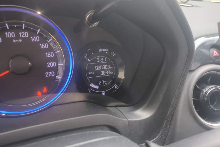 Used Honda XR-V 2020 1.5L CVT Comfort Version Odometer Close Up