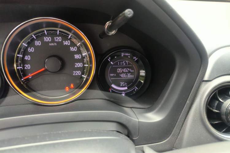 Used Honda XR-V 2020 220TURBO CVT Luxury Edition Odometer Close Up