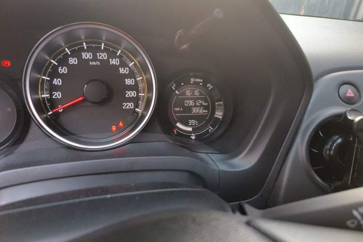 Used Honda XR-V 2020 1.5L CVT Classic Edition Odometer Close Up