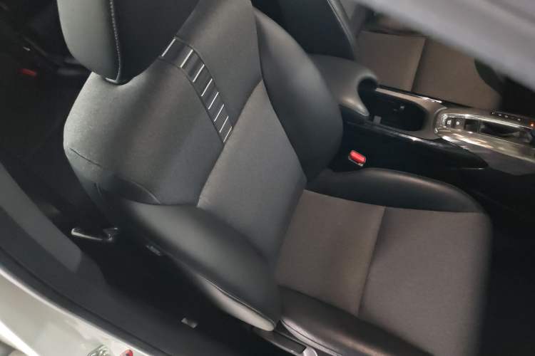 Used Honda XR-V 2020 220TURBO CVT Luxury Edition Right Front Seat