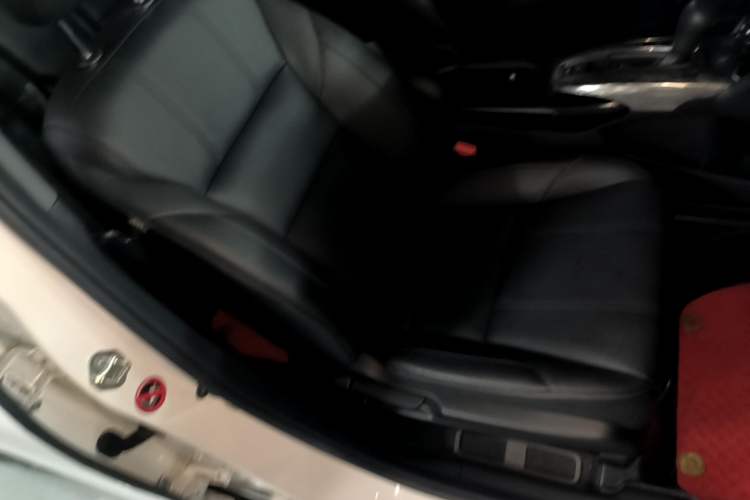 Used Honda XR-V 2020 1.5L CVT Luxury Edition Right Front Seat