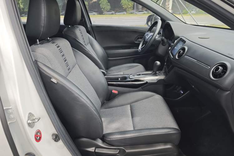 Used Honda XR-V 2020 220TURBO CVT Luxury Edition Right Front Seat