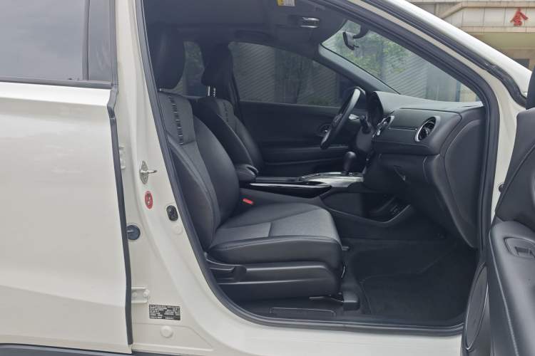 Used Honda XR-V 2020 220TURBO CVT Luxury Edition Right Front Seat