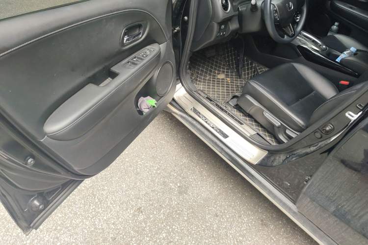 Used Honda XR-V 2021 220TURBO CVT Luxury Edition Driver Seat