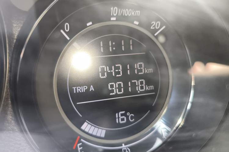 Used Honda XR-V 2021 1.5L CVT Comfort Version Odometer Close Up