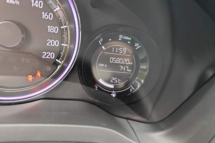 Used Honda XR-V 2021 1.5L CVT Comfort Version Odometer Close Up