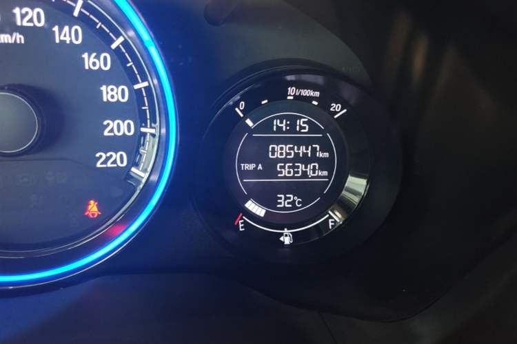 Used Honda XR-V 2021 1.5L CVT Comfort Version Odometer Close Up