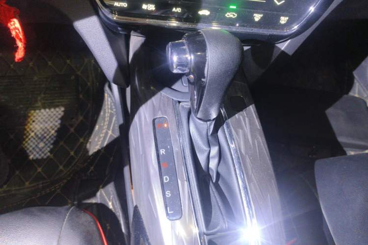 Used Honda XR-V 2021 220TURBO CVT Comfort Version Gear Lever