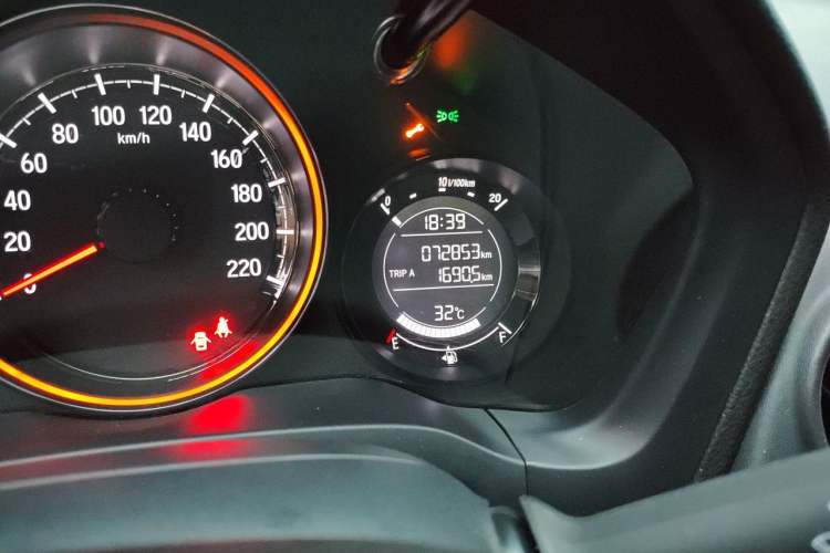 Used Honda XR-V 2021 220TURBO CVT Luxury Edition Odometer Close Up