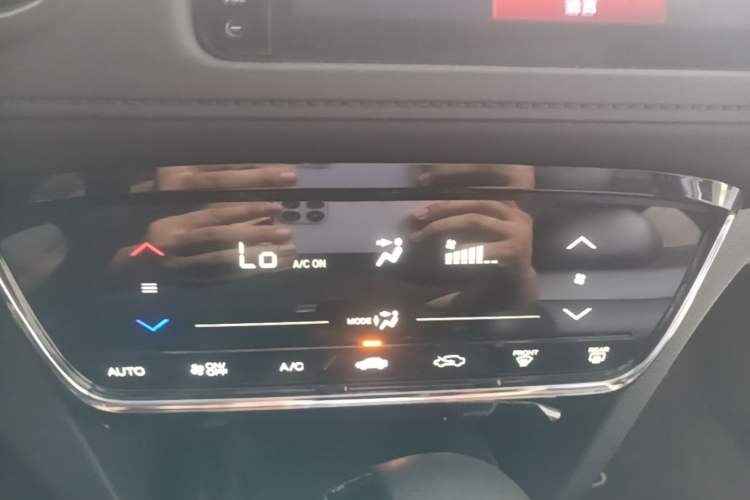 Used Honda XR-V 2021 220TURBO CVT Comfort Version Audio And AC Panel