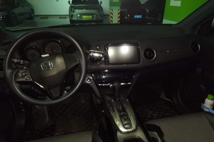 Used Honda XR-V 2021 220TURBO CVT Luxury Edition Center Console