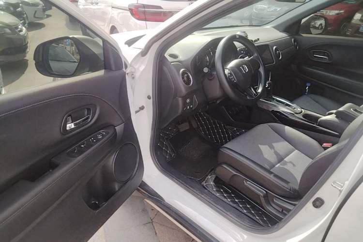 Used Honda XR-V 2021 220TURBO CVT Luxury Edition Driver Seat