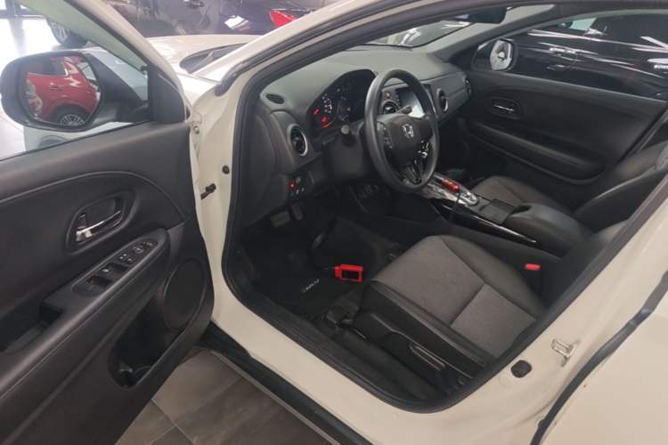 Used Honda XR-V 2021 220TURBO CVT Luxury Edition Driver Seat