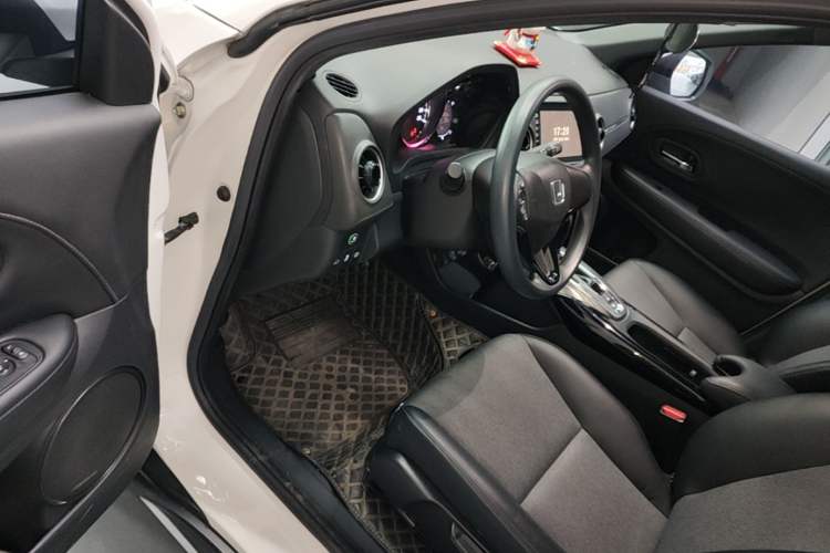 Used Honda XR-V 2021 220TURBO CVT Luxury Edition Driver Seat