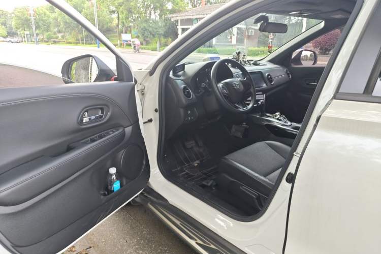 Used Honda XR-V 2021 220TURBO CVT Luxury Edition Driver Seat