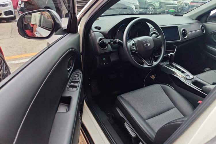 Used Honda XR-V 2021 220TURBO CVT Luxury Edition Driver Seat