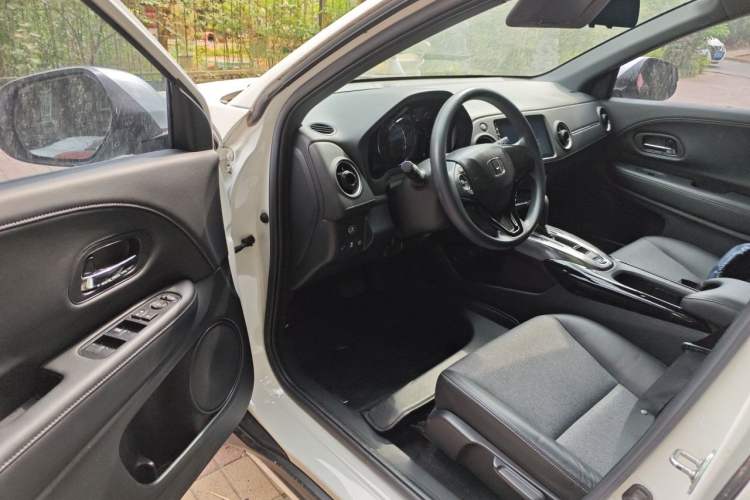 Used Honda XR-V 2021 220TURBO CVT Luxury Edition Driver Seat