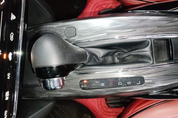 Used Honda XR-V 2021 220TURBO CVT Comfort Version Gear Lever