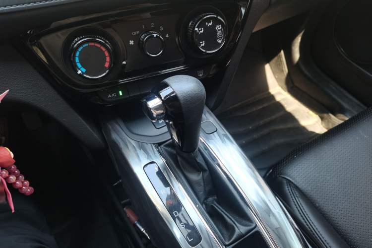 Used Honda XR-V 2021 1.5L CVT Classic Edition Gear Lever