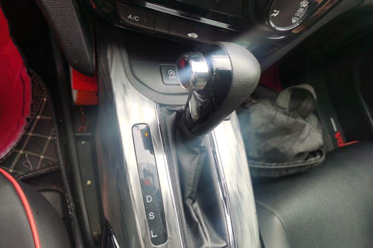 Used Honda XR-V 2021 1.5L CVT Comfort Version Gear Lever