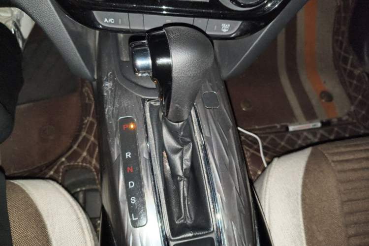 Used Honda XR-V 2021 1.5L CVT Classic Edition Gear Lever