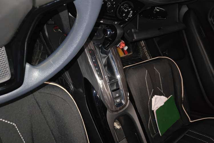 Used Honda XR-V 2021 1.5L CVT Luxury Edition Gear Lever