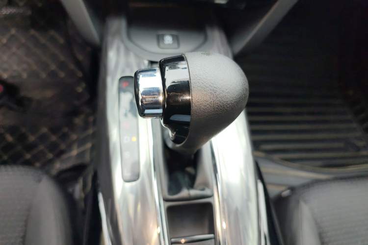 Used Honda XR-V 2021 220TURBO CVT Comfort Version Gear Lever