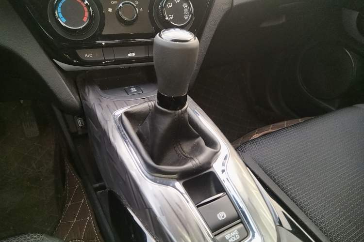 Used Honda XR-V 2021 1.5L Manual Classic Edition Gear Lever