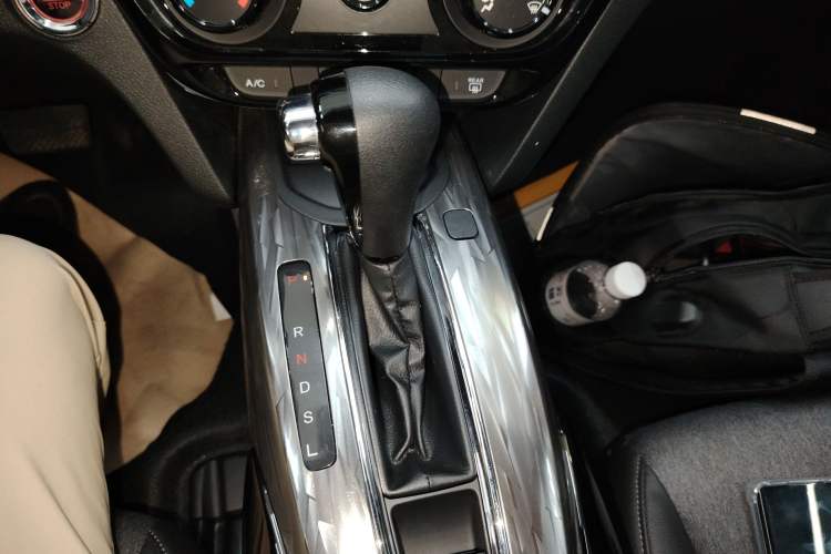 Used Honda XR-V 2021 1.5L CVT Comfort Version Gear Lever