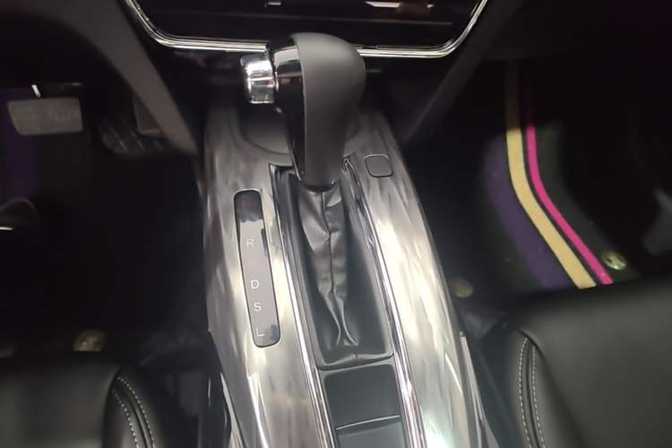 Used Honda XR-V 2021 220TURBO CVT Comfort Version Gear Lever