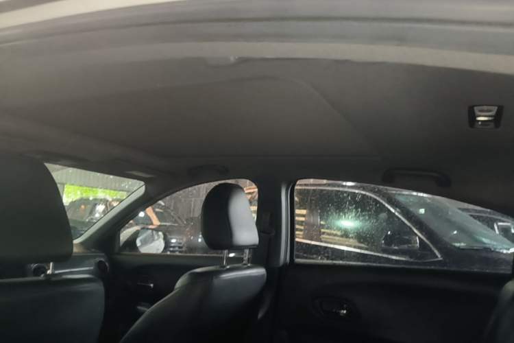 Used Honda XR-V 2021 1.5L CVT Comfort Version Headliner