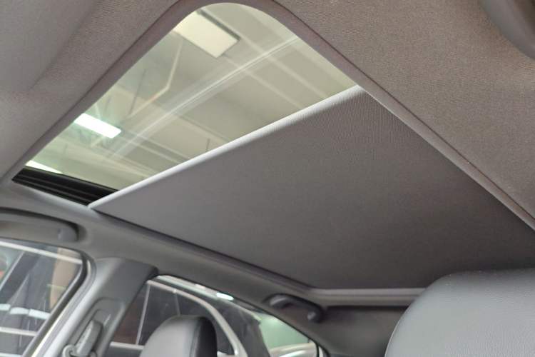 Used Honda XR-V 2021 1.5L CVT Comfort Version Headliner