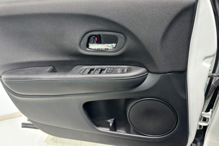 Used Honda XR-V 2021 1.5L CVT Classic Edition Interior 11