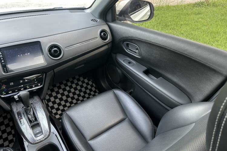 Used Honda XR-V 2021 220TURBO CVT Comfort Version Interior 2