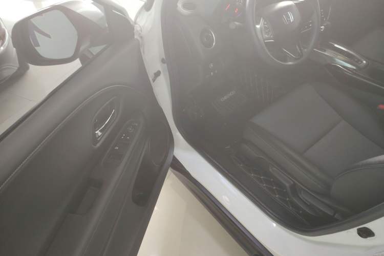 Used Honda XR-V 2021 220TURBO CVT Luxury Edition Interior 3