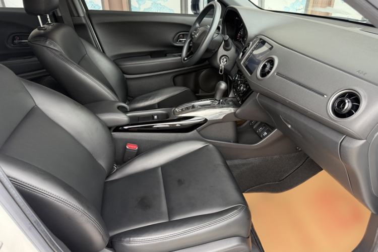 Used Honda XR-V 2021 1.5L CVT Classic Edition Interior 5