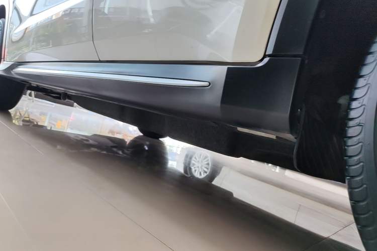 Used Honda XR-V 2021 220TURBO CVT Comfort Version Left Side Sill